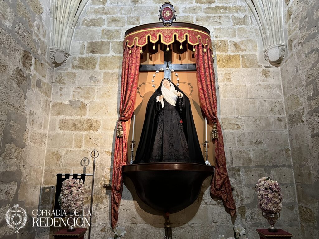 La imagen de la Madre de la Divina Gracia, lista para la celebración de Todos los Santos