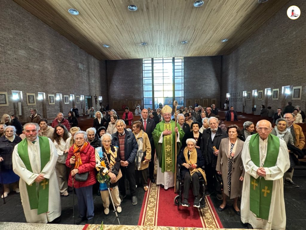 La parroquia de San Froilán celebra su 50 aniversario con una eucaristía presidida por el obispo de León